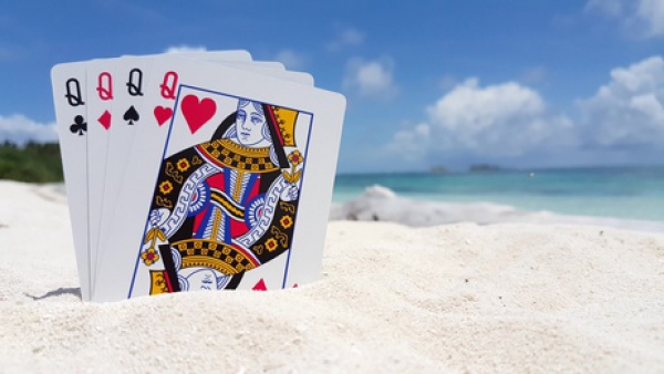 Voyager dans le monde tout au jouant au Poker !