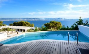 Réserver un hôtel pour les vacances.