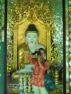Dans la pagode de Sagaing (Myanmar)