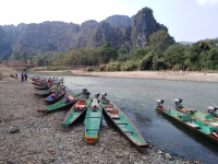 Laos : Vang Vieng : paradis ou enfer pour les habitants
